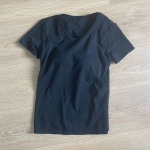Uniqlo bra top collection T-shirt - size s